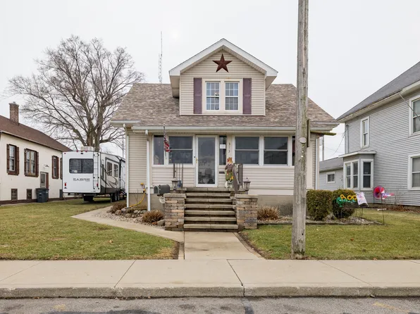 313 E Graham St, Kentland, IN 47951