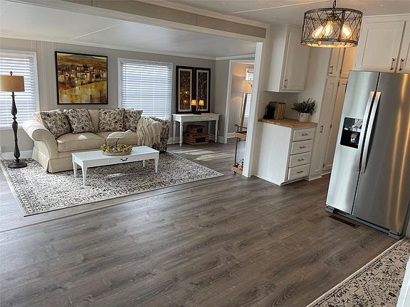 3rd image of 8561 SW 21st Street
