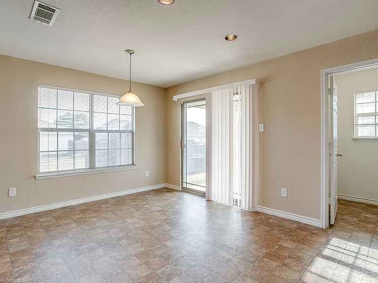14024 Esperanza Dr — Photo 14
