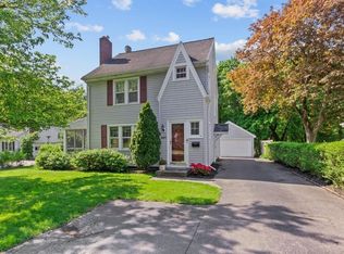 837 Harmon Rd, Penfield, NY 14526