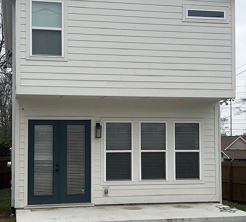 5th image of 2601 Batavia St