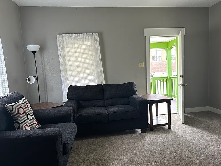 219 S 10th St — Photo 21