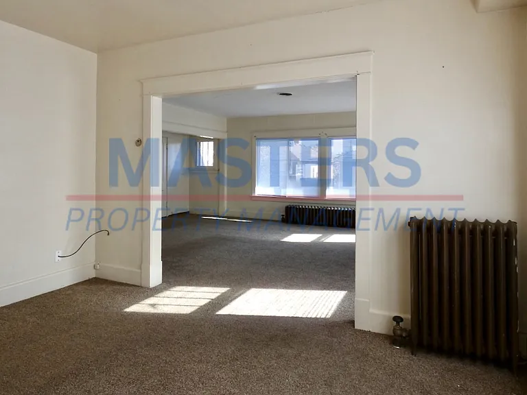 4113 N Lockwood Ave — Photo 6