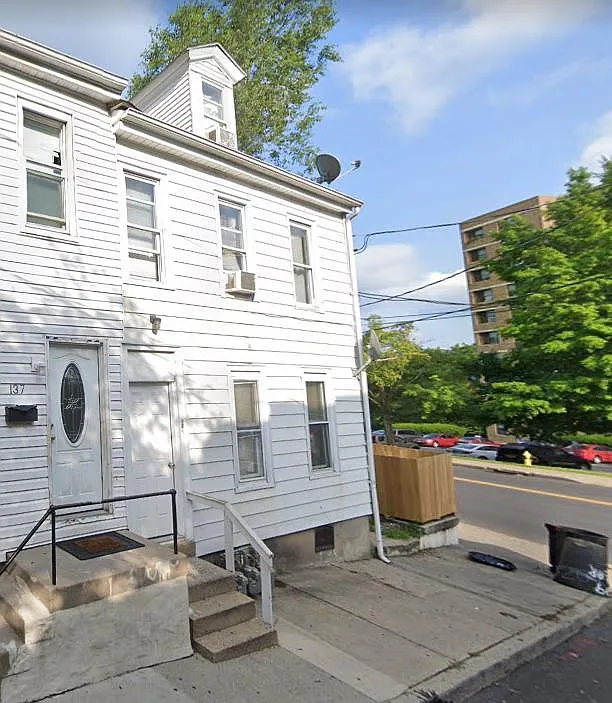 2 bed, 1000 sqft, $1,620 — Photo 4