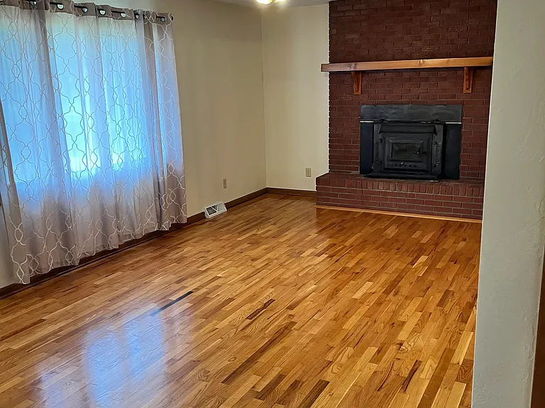 1405 Tamara Dr — Photo 8