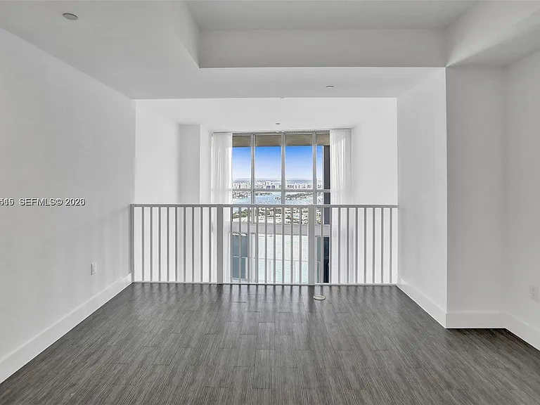 1100 Biscayne Blvd #5705 — Photo 15