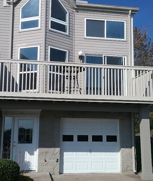 1st image of 621 Virginia St APT 10