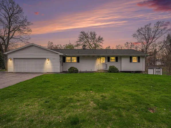 1634 Woodlawn Ave, Grand Haven, MI 49417