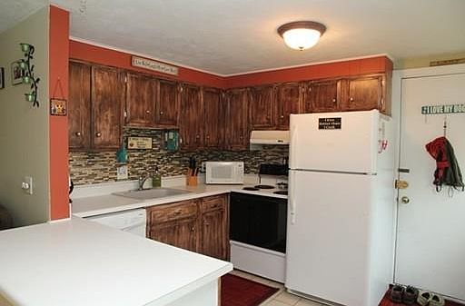 3rd image of 15 Glen Devin St