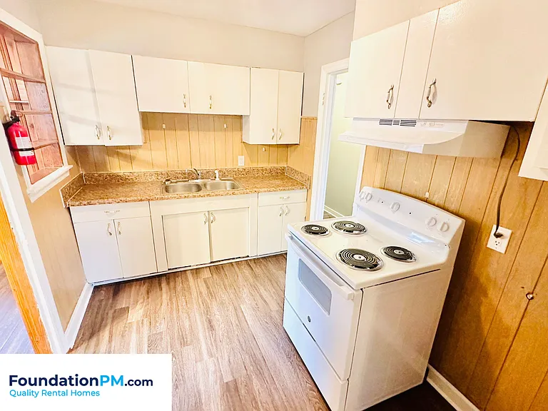 4126 Meadow Dr — Photo 3