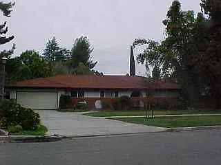 2859 El Camino Real photo 1