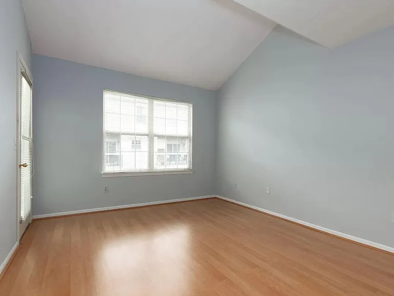 160 Allenhurst Ave — Photo 9