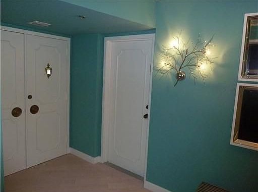 Home For Sale In Stratford Arms