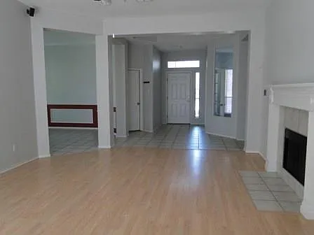 4 bed, 2384 sqft, $2,549 — Photo 3
