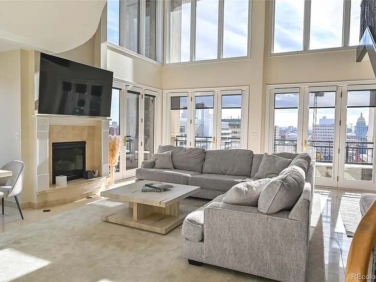 1827 N Grant St #3 — Photo 2