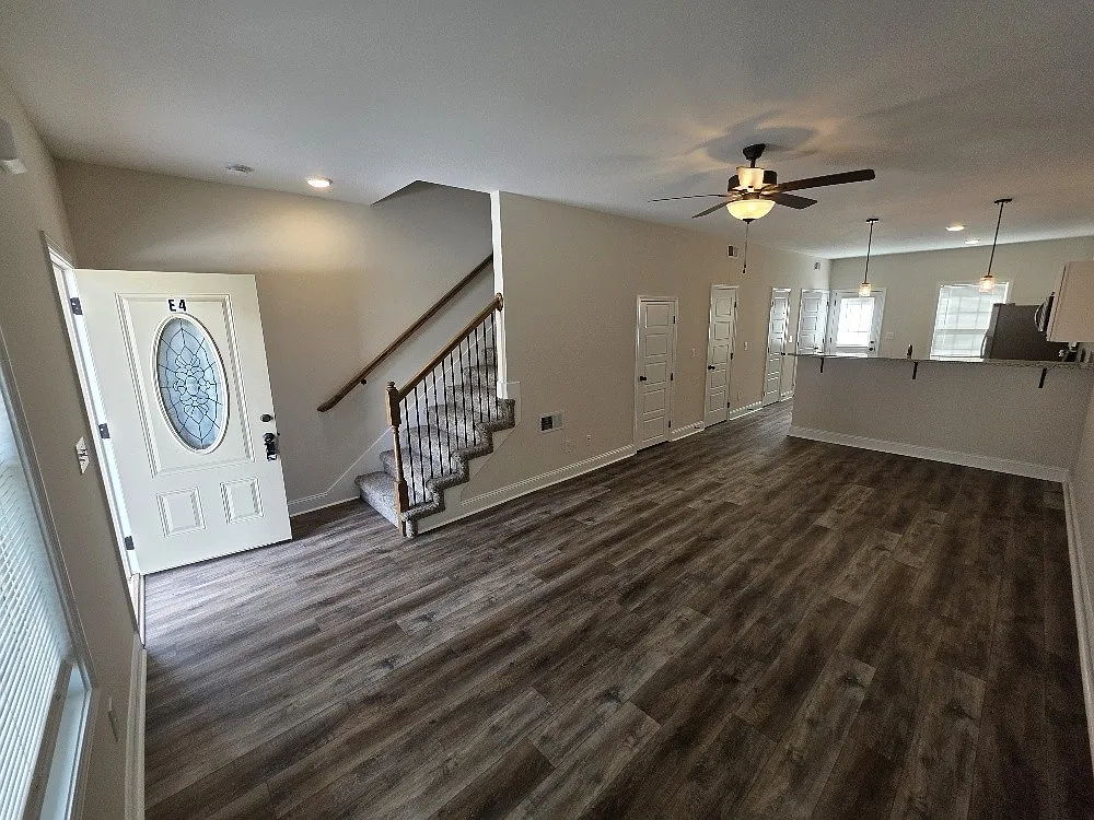 2 bed, 2.5 bath, 1325 sqft, $1,195 — Photo 2