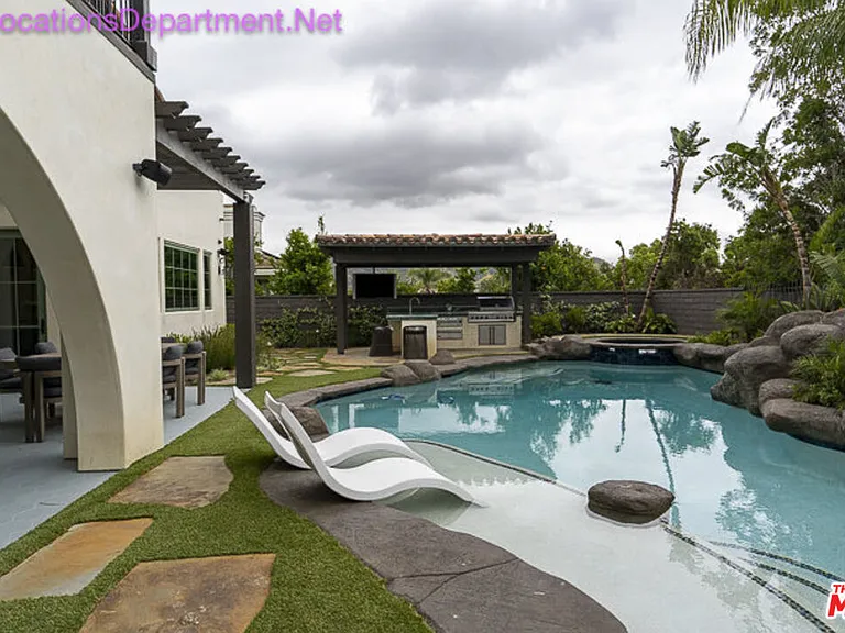 5861 Ridgebrook Dr — Photo 38