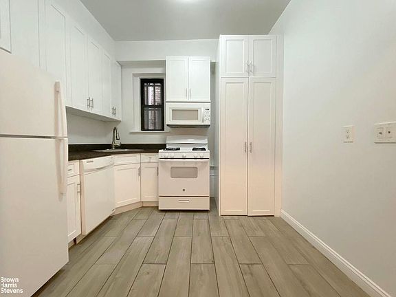 4th image of 211 W 102nd St APT 2C