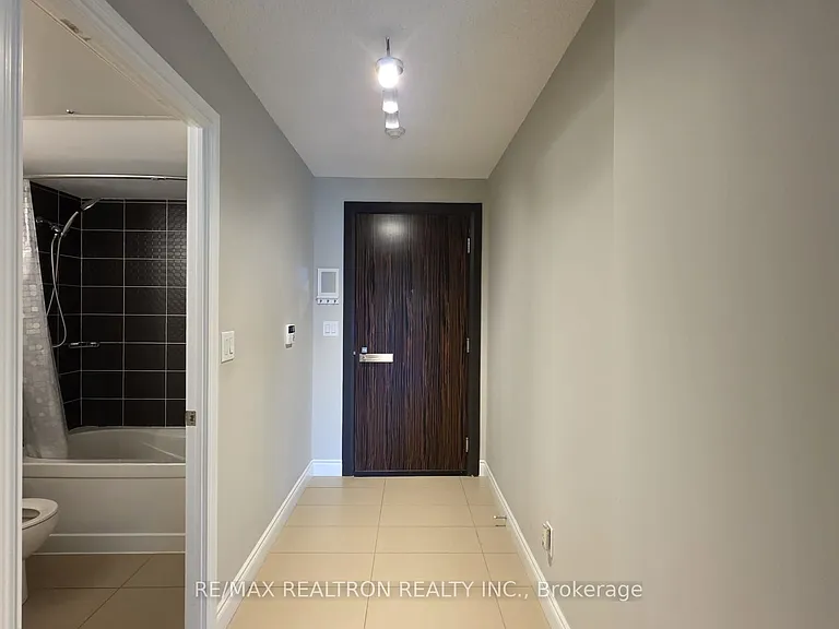 273 S Park Rd #501 — Photo 29