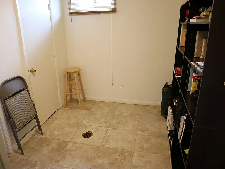 10951 Amherst Ave — Photo 28