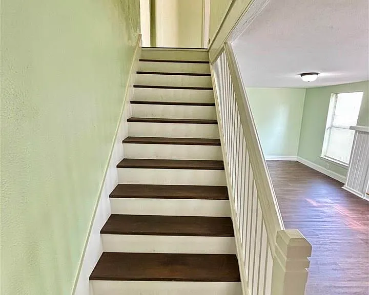 1711 Beverly Dr — Photo 5