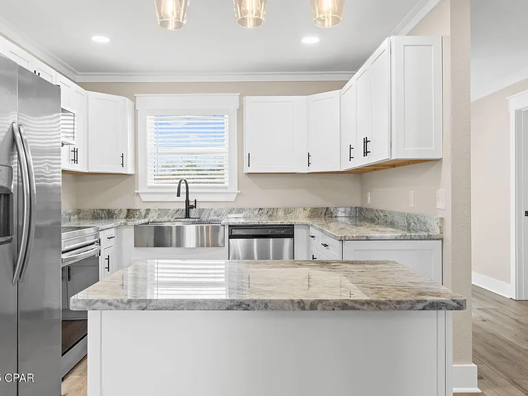 1335 Capri Dr — Photo 10