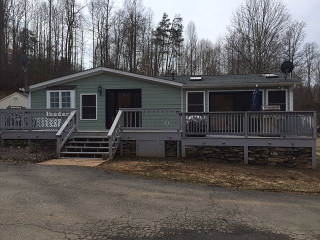 Front with large deck