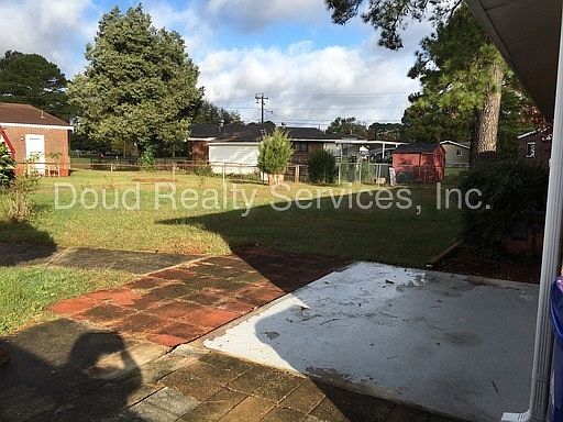 3rd image of 1502 Dandridge Dr