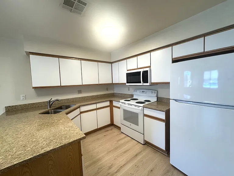 360 N Highland Ave #1 — Photo 6