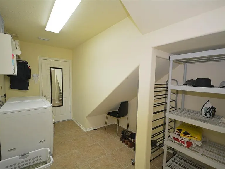 3008 Middletrace Ln — Photo 13