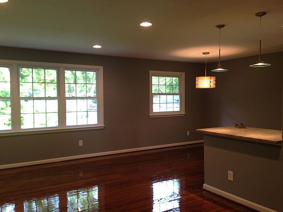 4th image of 2406 Candlewood Dr