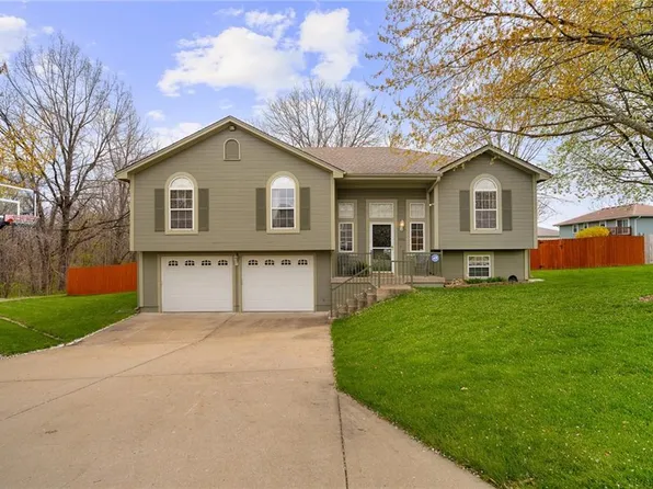 1002 Hillcrest St, Pleasant Hill, MO 64080