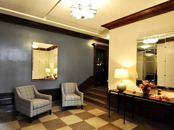 3rd image of 14 Mulford Pl APT 3D