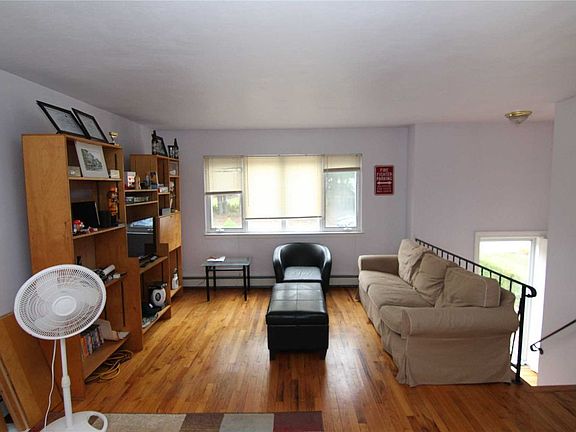 3rd image of 36 Magnolia Ave