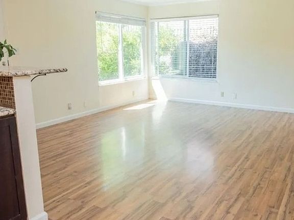 3rd image of 1115 Church St