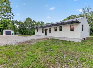 938 Post Oak Rd, Willow Springs, MO 65793
