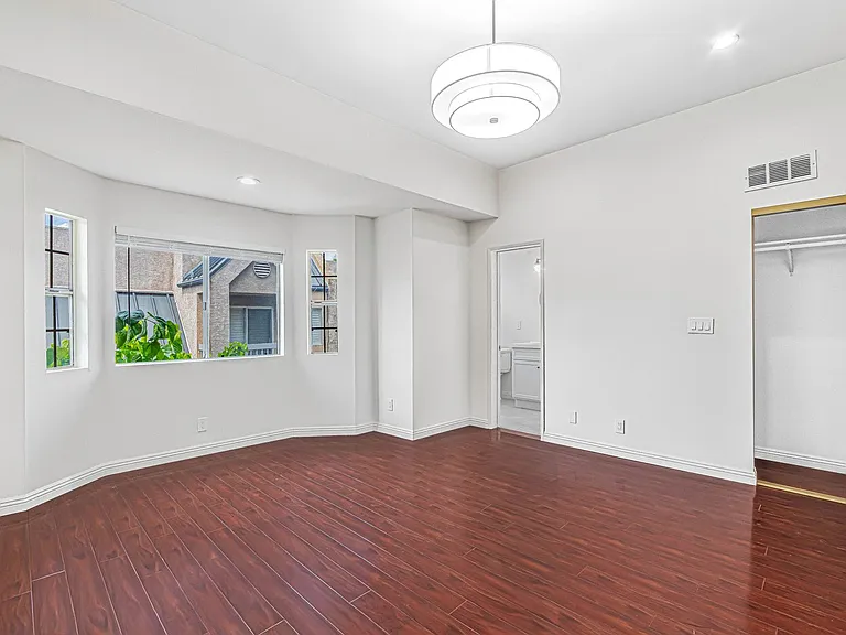 402 California St #B — Photo 32