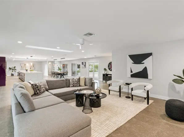 840 S Southlake Dr, Hollywood, FL 33019