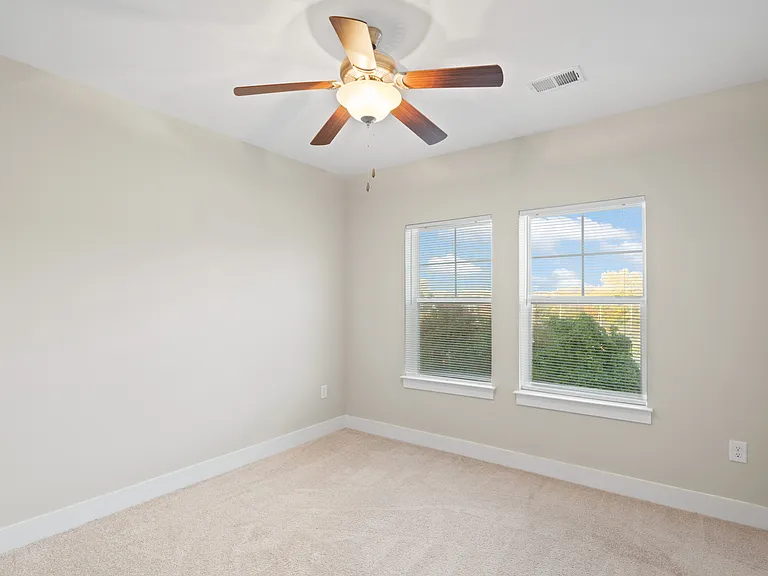 Gateway Apartments — Photo 16