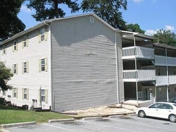 2nd image of 2201 E 10th St APT H
