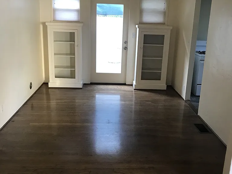 407 Montgomery St — Photo 4