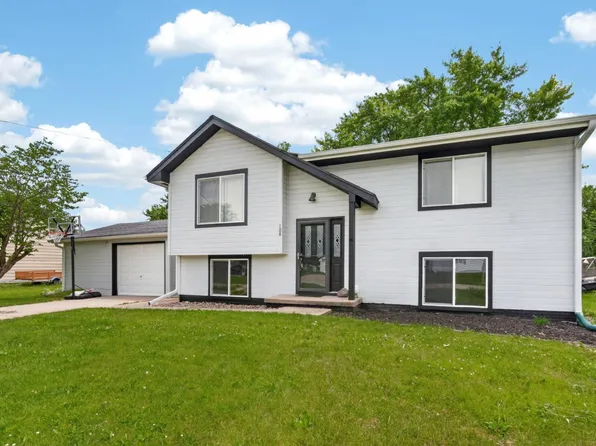 108 SW E St, Melcher Dallas, IA 50163