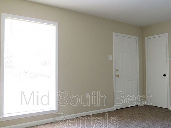 2nd image of 860 Northaven Dr