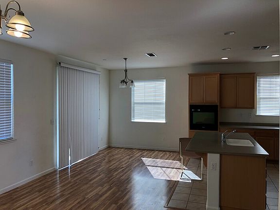 4th image of 1578 Sentinel Dr