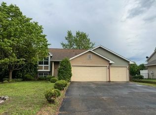 908 Lodge Dr, Jordan, MN 55352