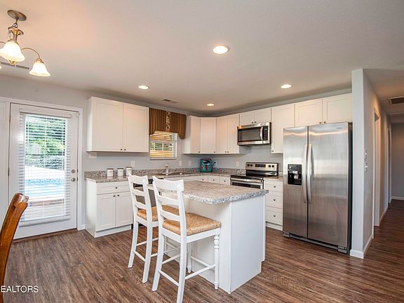 4th image of 6018 Freebird Ln