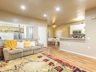 104 Maegan Pl APT 7, Thousand Oaks, CA, 91362