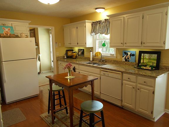 4th image of 1017 Hagewood Ln