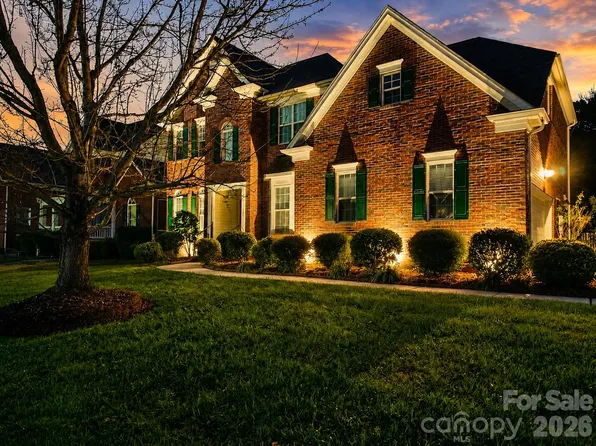 11118 Fountaingrove Dr, Charlotte, NC 28262