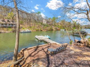 1463 S Lake Sherwood Dr, Lake Sherwood, MO 63357